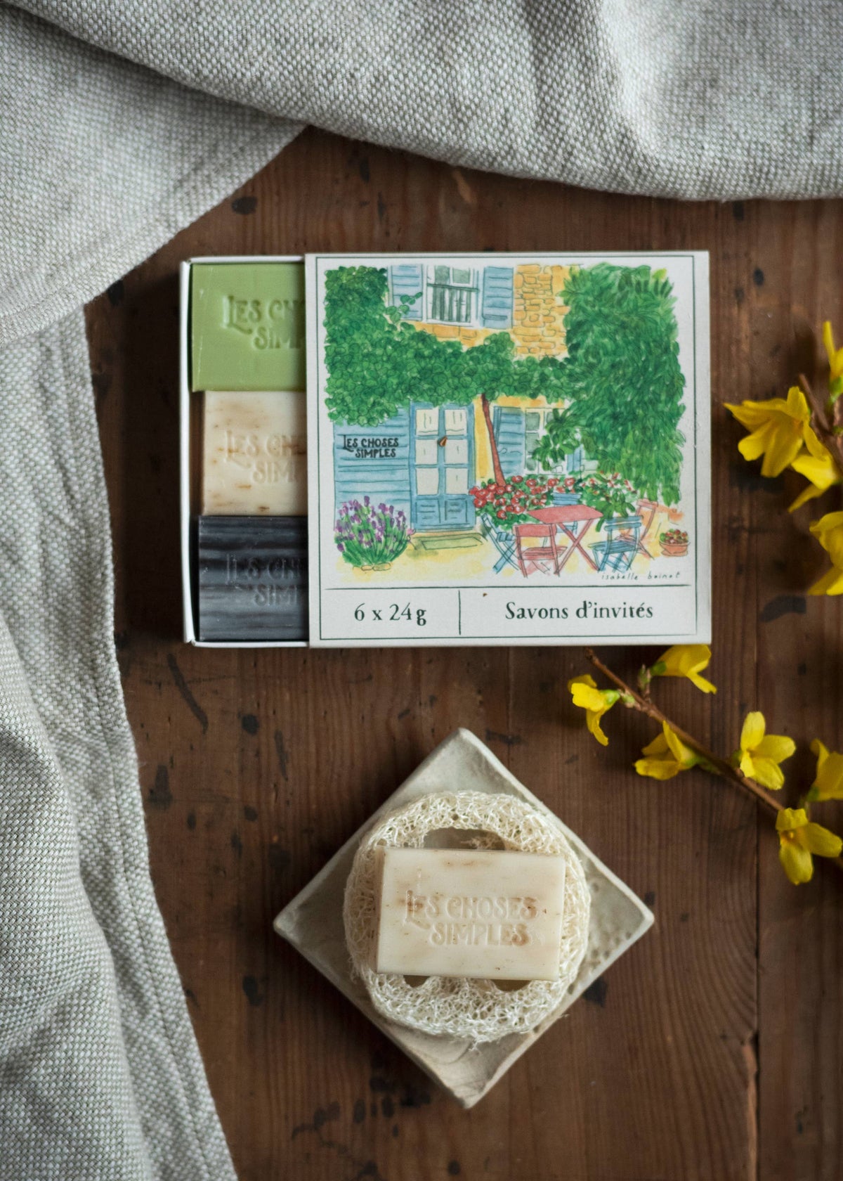 Les Choses Simples Gift Box with 6 Guest Soaps